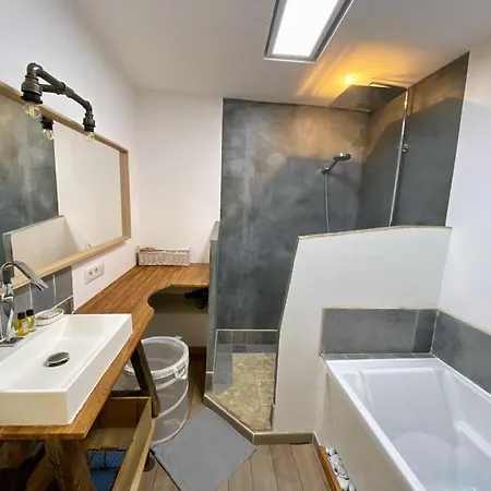 Holiday home Maison Dans Quartier Calme L'Isle-sur-la-Sorgue